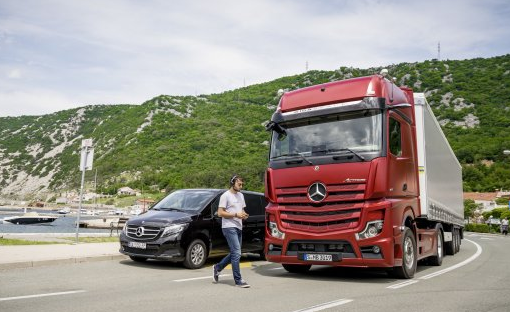 梅賽德斯奔馳 “iaa 2018”未來卡車技術(shù)世界首次公開