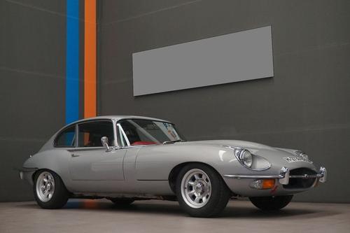 觀看FrankStephenson重新設(shè)計(jì)JaguarEType