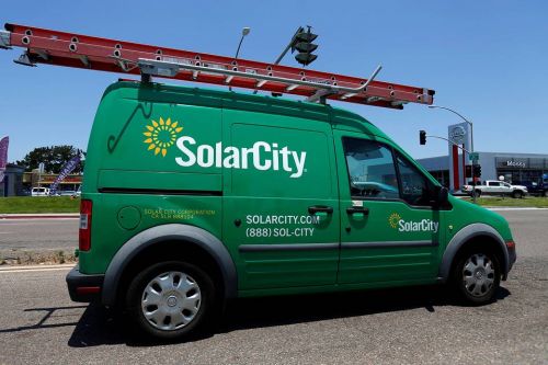 英國(guó)和歐洲的客戶(hù)都可以訂購(gòu)SolarCity汽車(chē)
