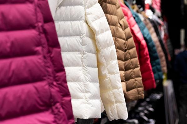 羽絨服市場格局劇變：小商戶虧本甩賣，大品牌銷量破億