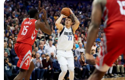 今日NBA常規(guī)賽獨(dú)行俠125-131加時不敵活塞