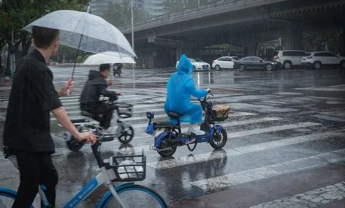 北京降雨過(guò)程持續(xù)，公眾需防范自然災(zāi)害