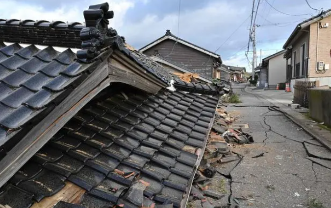 日本居民親眼目睹地震引發(fā)的地殼位移，震區(qū)移動(dòng)達(dá)1米