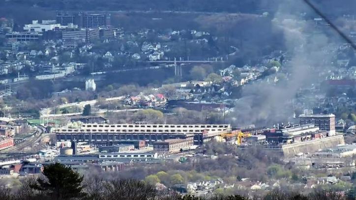 美國陸軍工廠爆發(fā)火災(zāi)，黑煙滾滾！部分炮彈運往烏克蘭